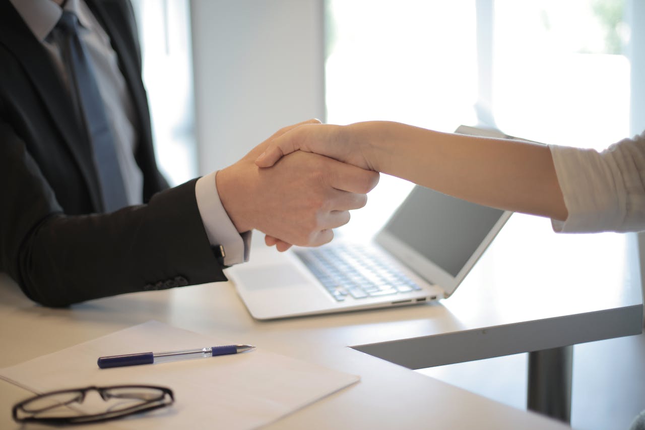 Employee Recognition Examples for Your Business Progress