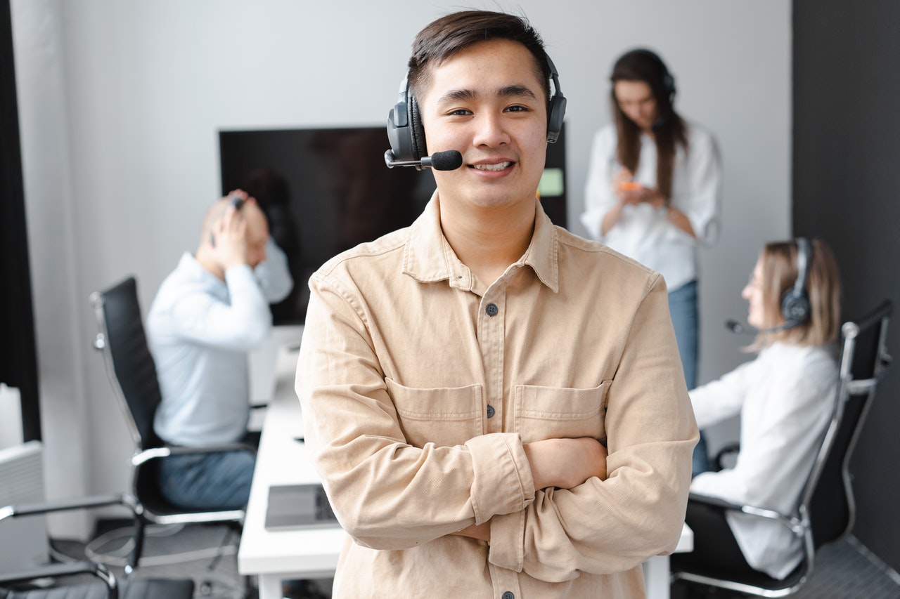 Why you should hire outsource customer services for your SME