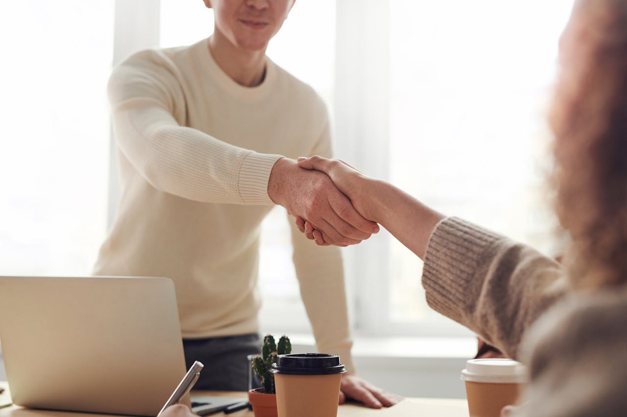 Top Ways to Attract Top Talent at a Job Fair