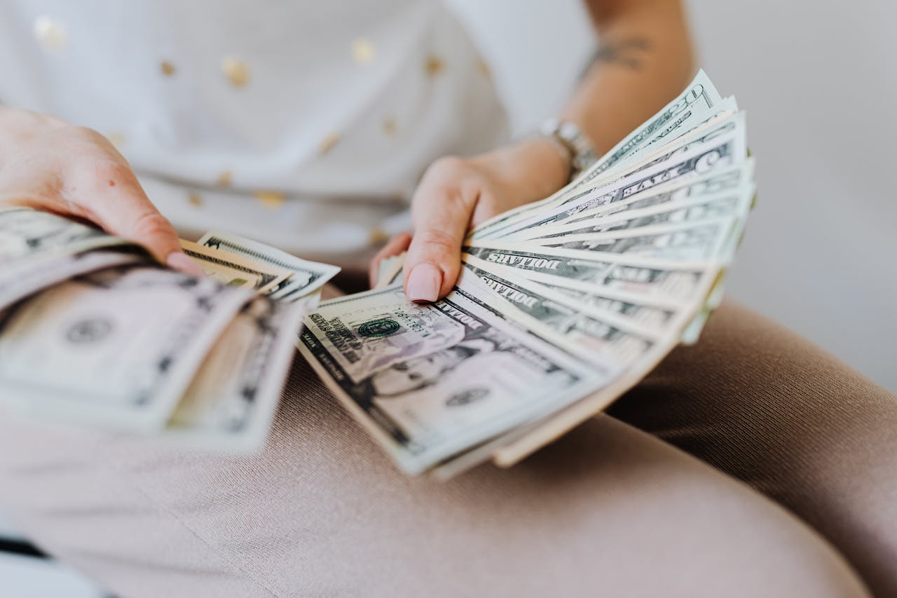 The Do’s and Don’ts of Small Business Loan Applications in Hong Kong
