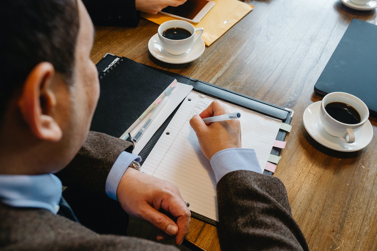 The 12 Best Tools For Managers That Will Boost Productivity